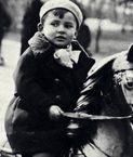 תמונות במכתבים מתקופת השואה שנשלחו באמצעות הצלב האדום